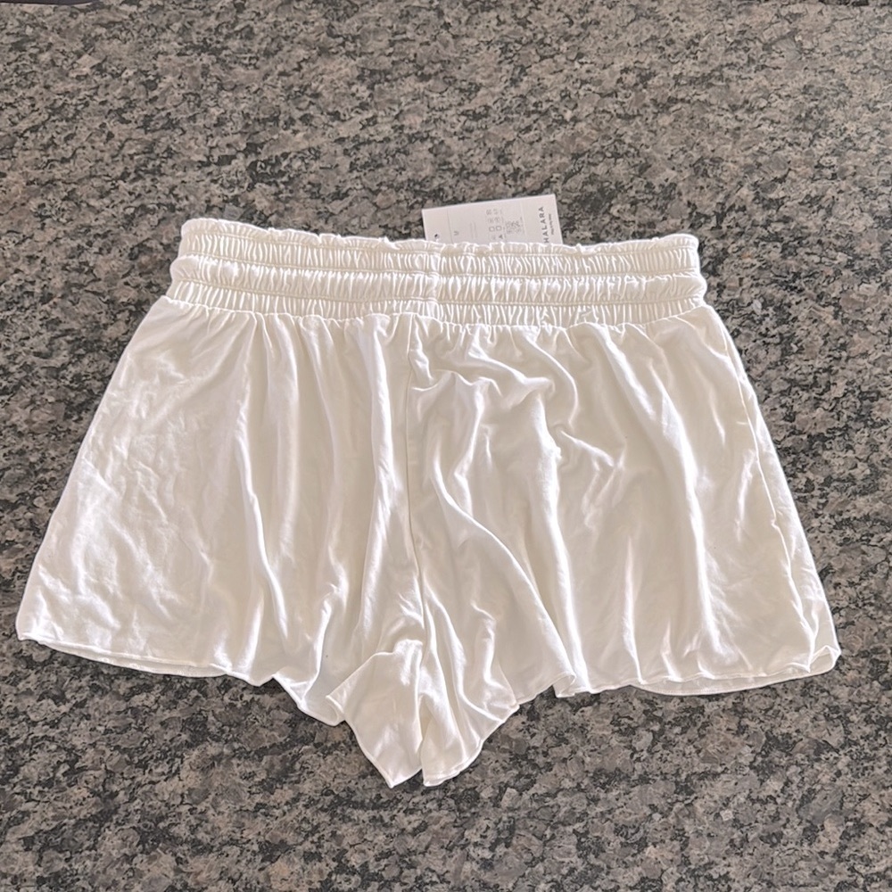 Halara off White elastic Shorts NWT M - Picture 7 of 11